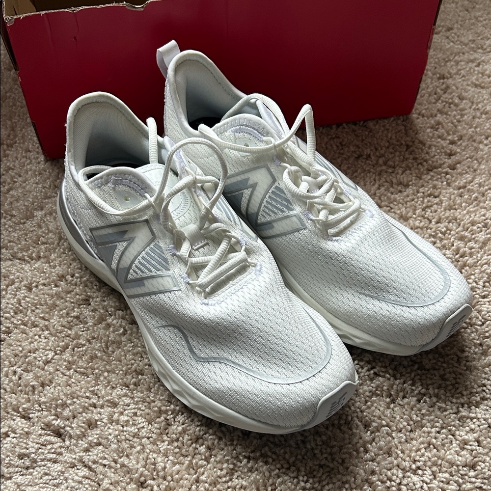 New Balance White Athletic Shoes Women’s Size 11/Men’s 9.5